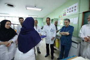 بزرگداشت سالروز حکیم جرجانی و روز علوم آزمایشگاهی در مرکز قلب و عروق شهید رجایی: عکس شماره 4 / 12